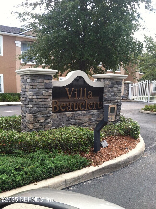 Building Photo - 9556 Armelle Way