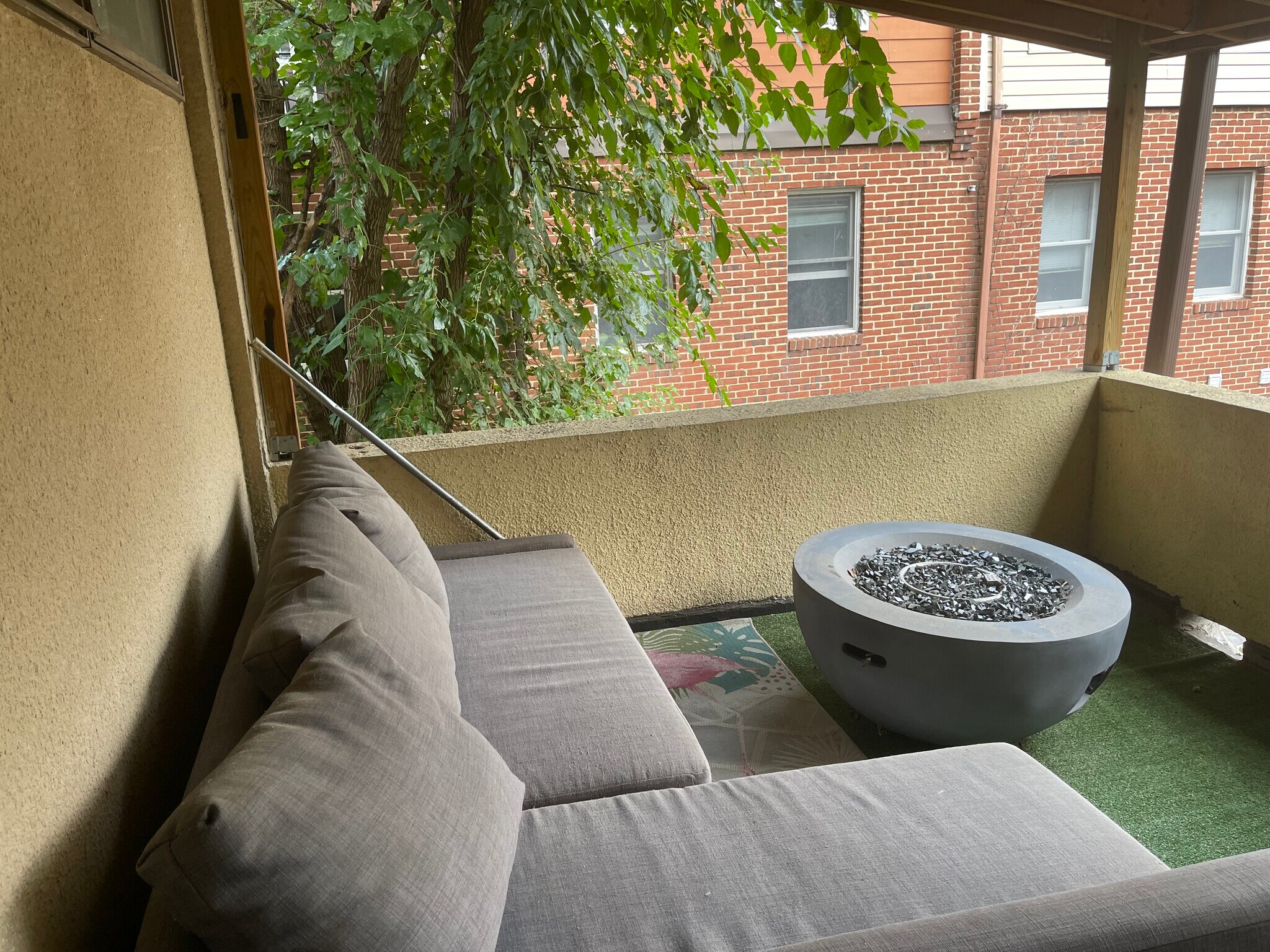 Building Photo - 737 McHenry St