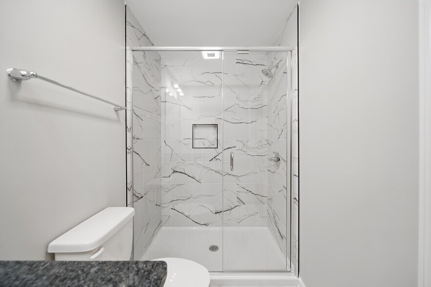 Main bedroom tiled shower - 216 Legion Dr