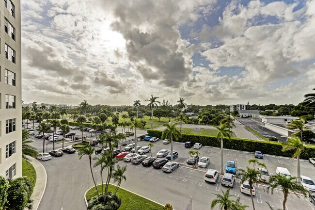 Building Photo - 2800 N Flagler Dr
