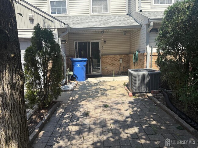 Building Photo - 20 Sassafras Ct