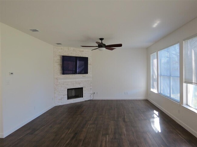 Building Photo - 12604 Linford Dr