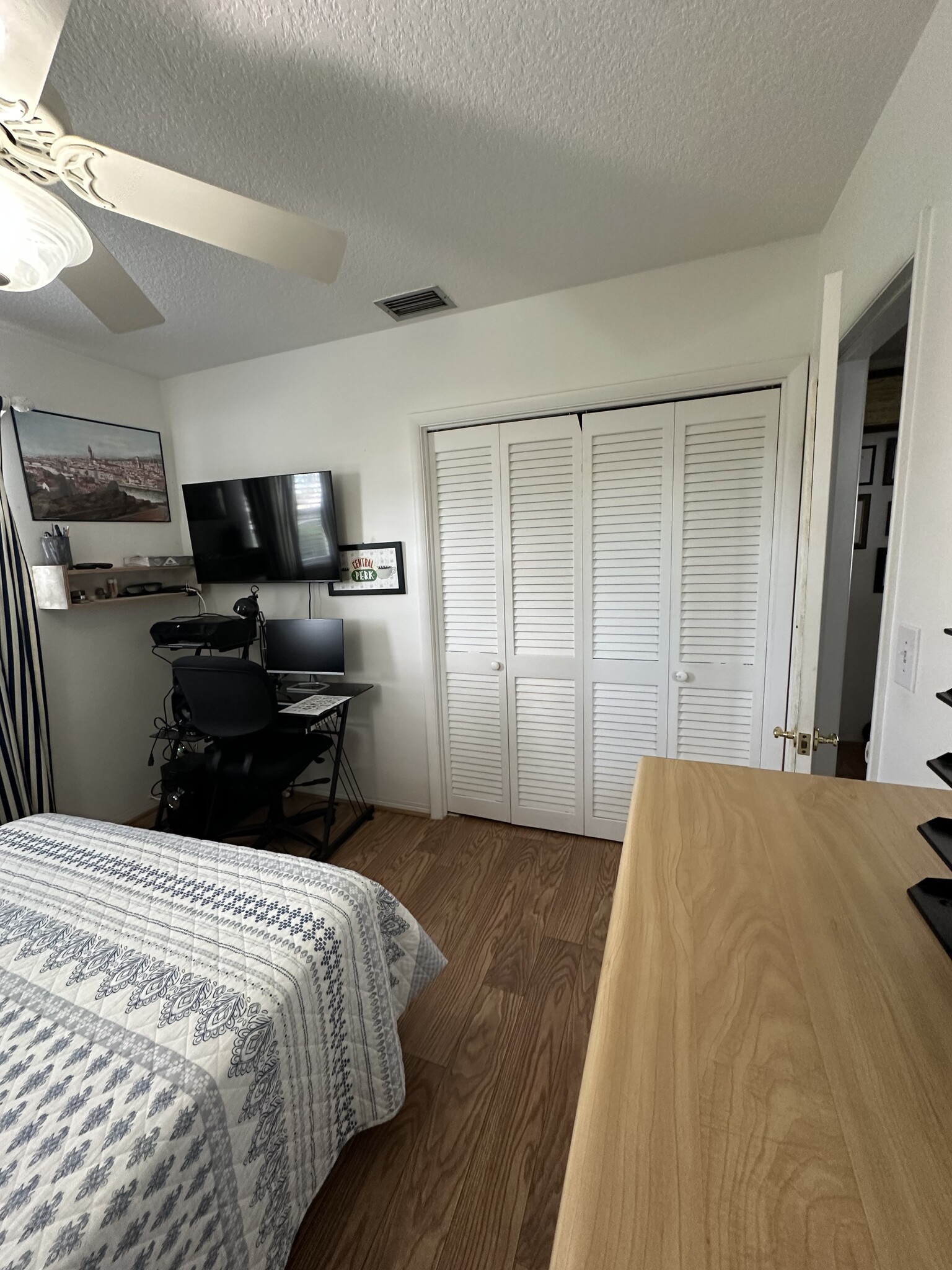 Building Photo - 2420 Park Ln