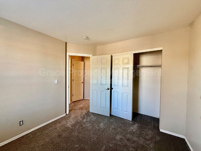 Building Photo - 2830 Calkins Pl