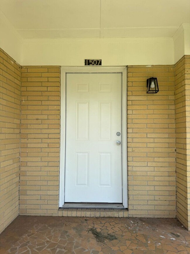 Building Photo - 1507 O'Neal Dr