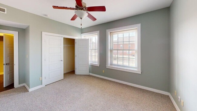 Building Photo - 3867 Lafayette Ave