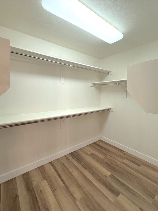 Building Photo - 3 bed, 2 bath home with 2 car garage