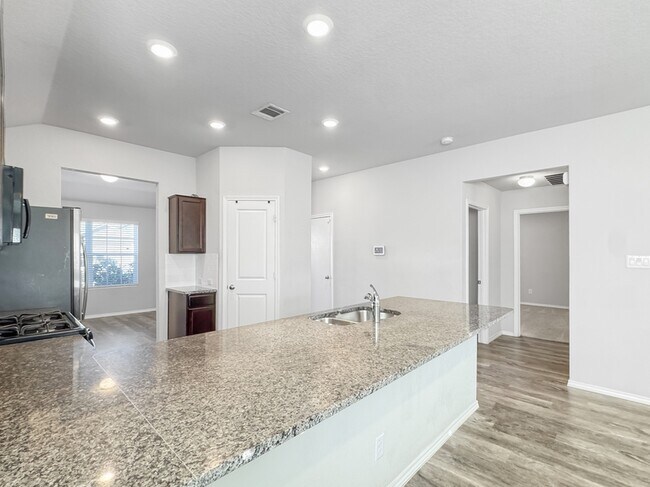 Building Photo - 9714 Marbach Hl