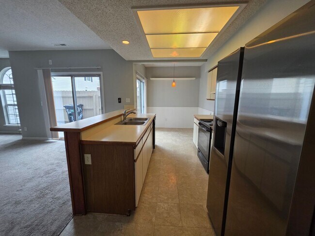 Building Photo - PEMBROKE CROSSING CONDOS