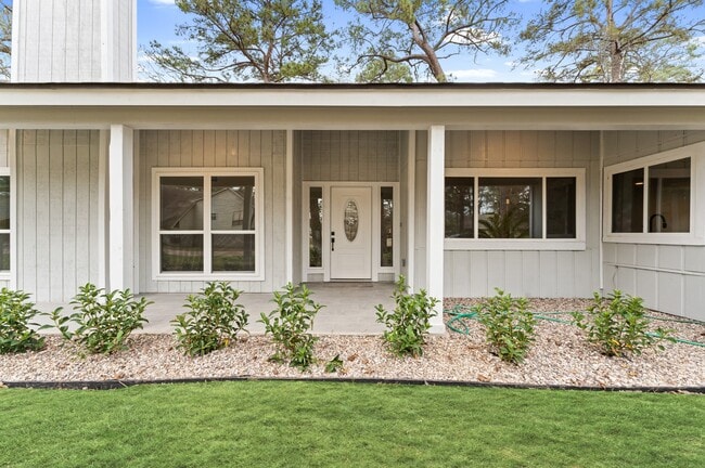 Building Photo - 2 Dewthread Ct