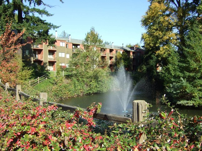 Beautiful Crystal Lake Apartment - Crystal Lake