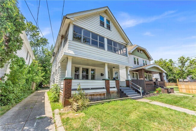 Building Photo - 364 E 161st St