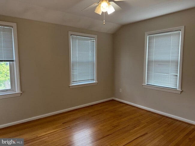 Building Photo - 2607 Farmington Dr