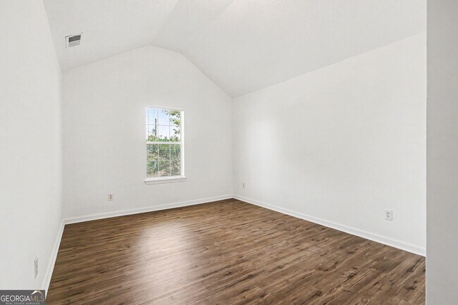 Building Photo - 2233 Glen Briar Way