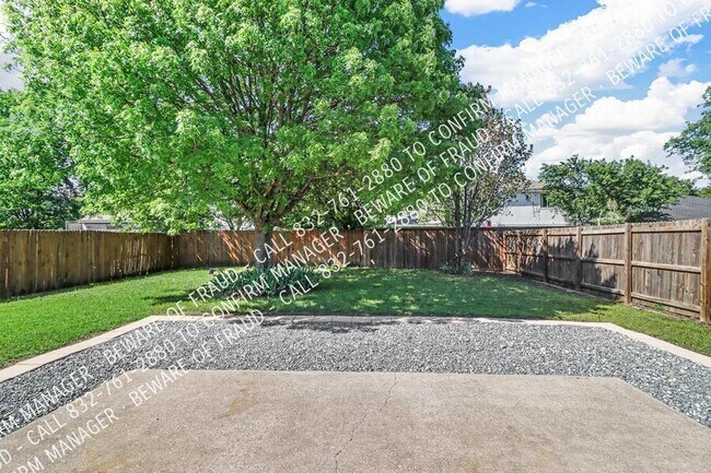 Building Photo - 2610 Lookout Dr