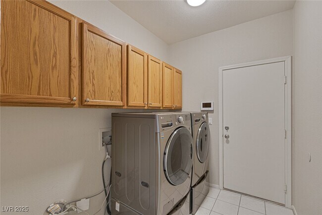 Building Photo - 417 Carlton Kay Pl