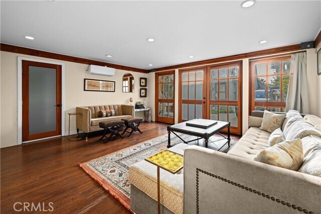 Building Photo - 1630 Warnall Ave