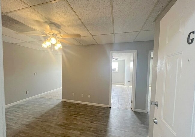 Interior Photo - 18 On The Bluff