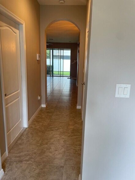 Building Photo - 10425 Yellow Spice Ct