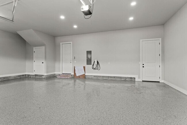 Building Photo - 3505 SW Radiance Ave