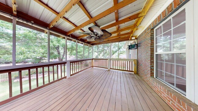 Building Photo - One Level 4 Bedroom Brick Home on N. Colle...
