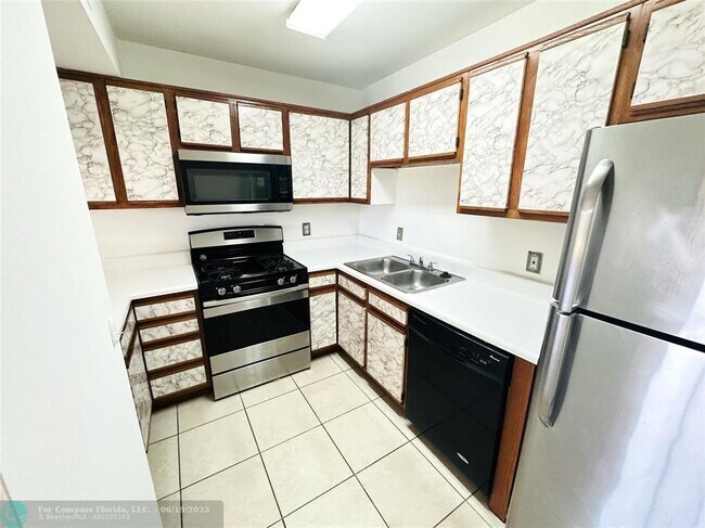 Primary Photo - 15290 SW 106th Ln