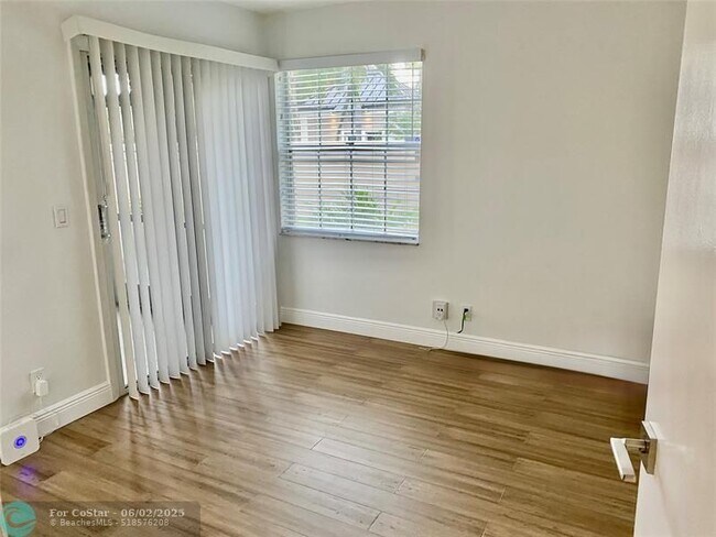 Building Photo - 5357 Buckhead Cir