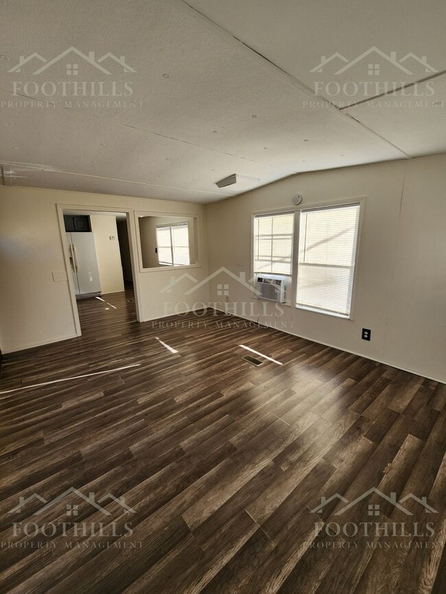 Building Photo - 105 McFarlin Way