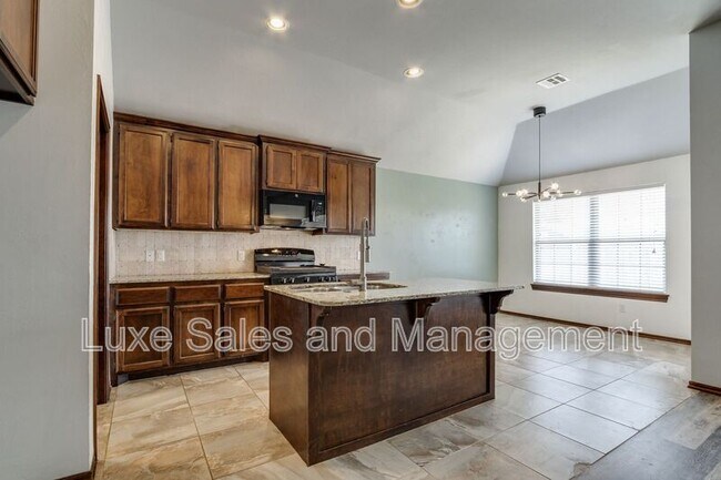 Building Photo - 1174 Misty Dr NW