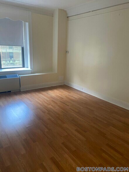 Building Photo - 62 Boylston St