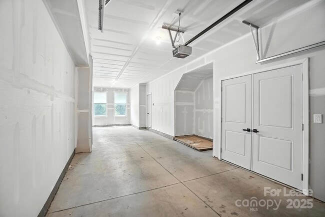 Building Photo - 952 Broad River Ln