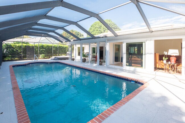 Building Photo - 3372 SE Court Dr