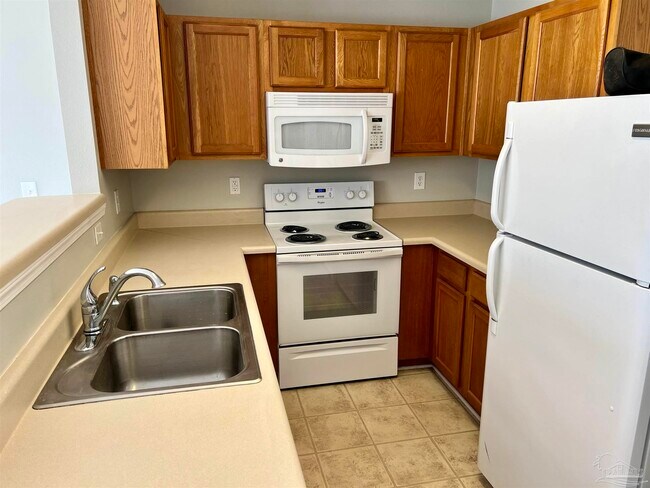 Building Photo - 280 Swaying Pine Ct