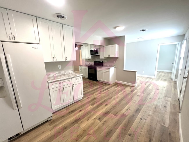 Building Photo - Updated 3-Bedroom Home with Garage & Spacious Yard