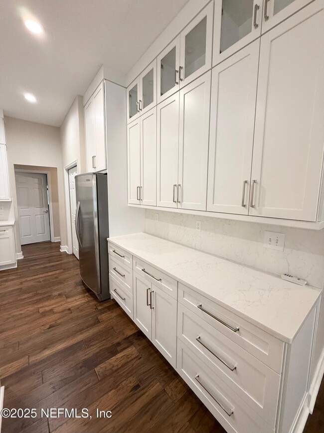 Building Photo - 7860 Turnstone Cir E