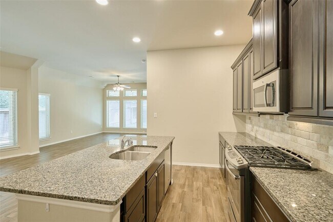 Building Photo - 103 Sunrise Haven Dr