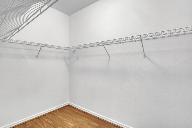 Building Photo - 340 Crestwood Cir