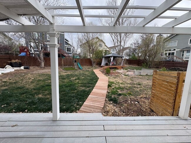 Building Photo - Beautiful 4 Bed 4 Bath Home in Lorson Ranch!!!