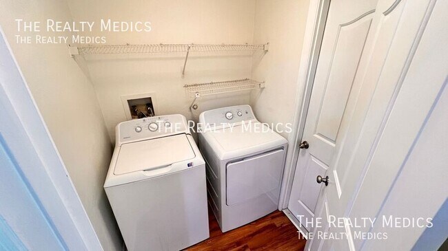 Building Photo - 23 Winding Woods Trail