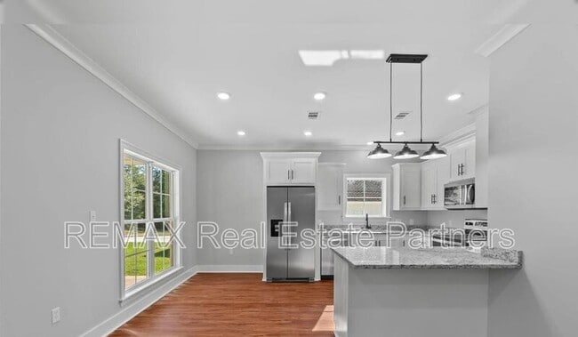 Building Photo - 43 Dearman Rd