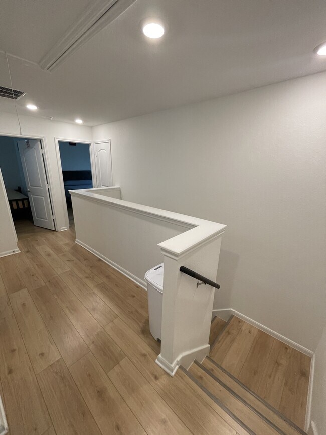 Building Photo - 10829 Emerick St