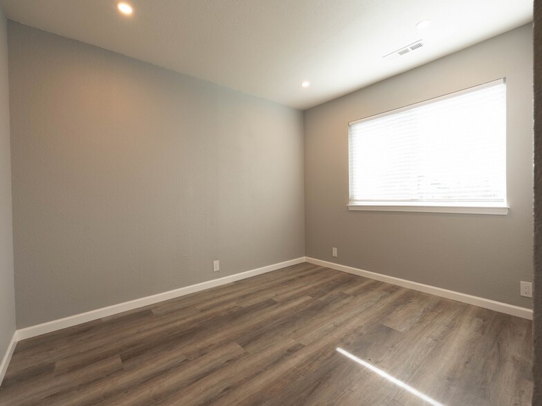 Building Photo - 2456 88th Ave