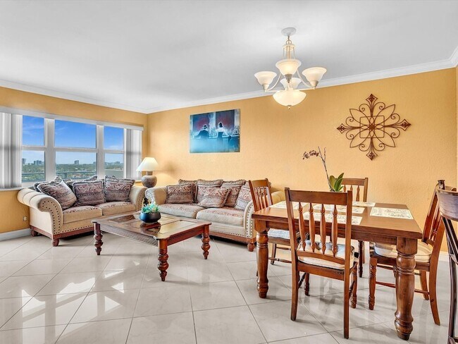 Building Photo - 401 Golden Isles Dr