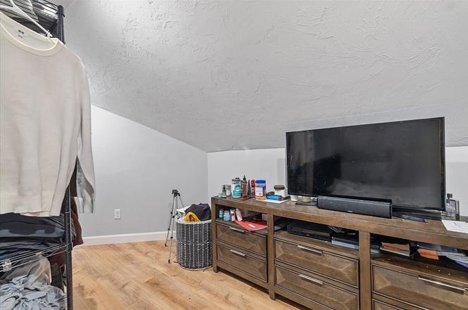 Building Photo - 19 Highland Ter