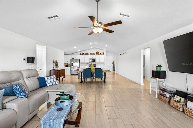 Building Photo - 15217 Zircon Red Dr