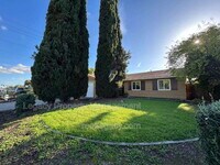 Building Photo - 2170 McGregor Dr