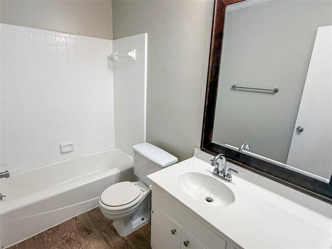 Building Photo - 409 Rawhide Loop