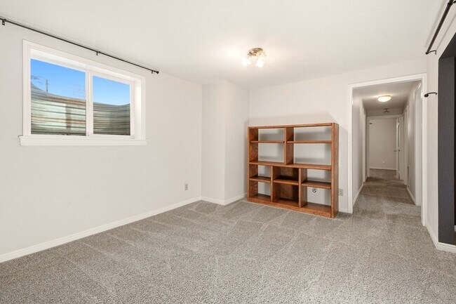 Building Photo - 1203 N 100 E