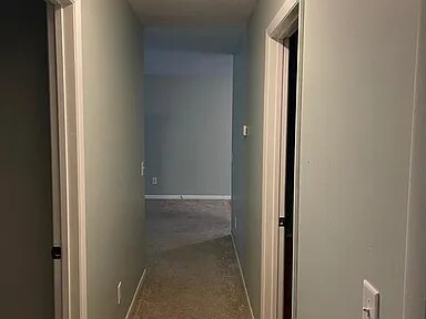 Building Photo - 6067 Shadowbrook Dr