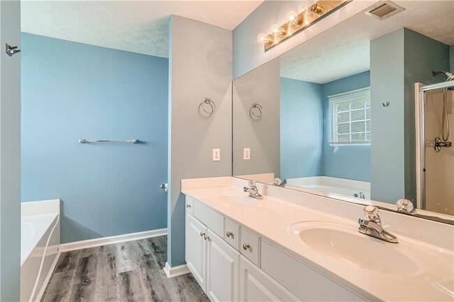 Building Photo - 615 Chandon Way